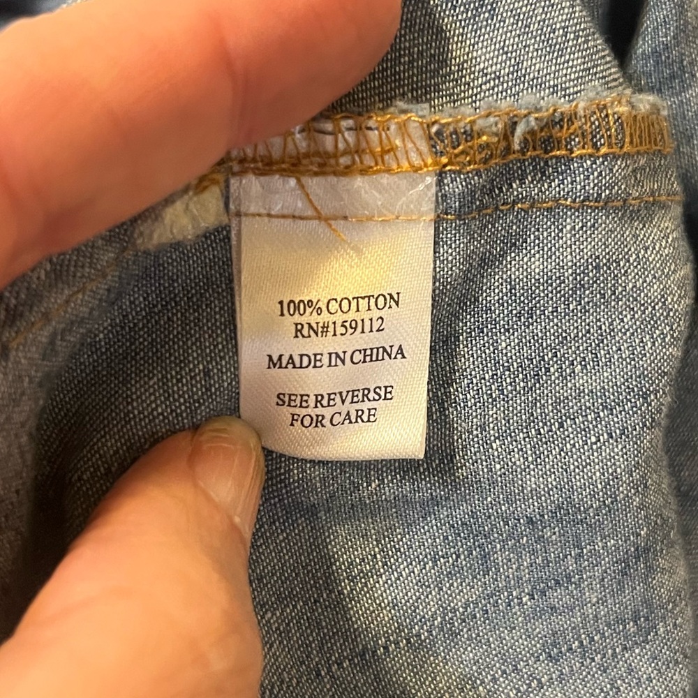 NWOT Given Kale chambray blue dress. Cute gold accents at neck. Size 2X. - Picture 7 of 7